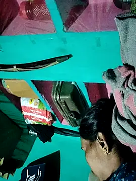 Pooja750 online show from February 25, 2026, 6:17 pm