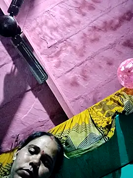 Pooja750 online show from March 4, 2026, 8:37 pm