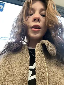 Mimiumuy online show from October 18, 2025, 2:18 pm