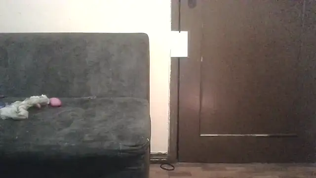 Isisflame online show from April 19, 2026, 2:44 am