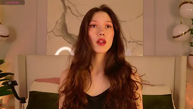 MaryNixon  online show from March 27, 2026, 5:02 am