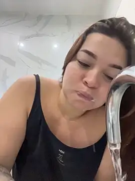 sarahreyess 11 online show from April 4, 2026, 11:18 am