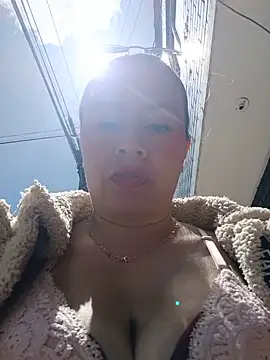 Snapshot of Hannah-colx chatting on June 23, 2026, 3:32 pm Hannah-colx online show from June 23, 2026, 3:32 pm