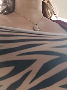 Snapshot of Hannah-colx chatting on June 26, 2026, 12:31 pm Hannah-colx online show from June 26, 2026, 12:31 pm