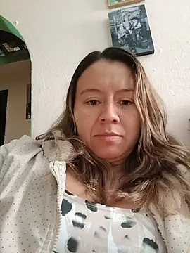 Snapshot of Hannah-colx chatting on July 18, 2026, 7:39 pm Hannah-colx online show from July 18, 2026, 7:39 pm