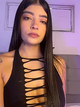 Snapshot of Sarahlopezz chatting on June 23, 2026, 3:37 am Sarahlopezz online show from June 23, 2026, 3:37 am