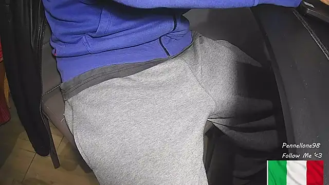 Pennellone98 online show from November 26, 2025, 2:51 pm