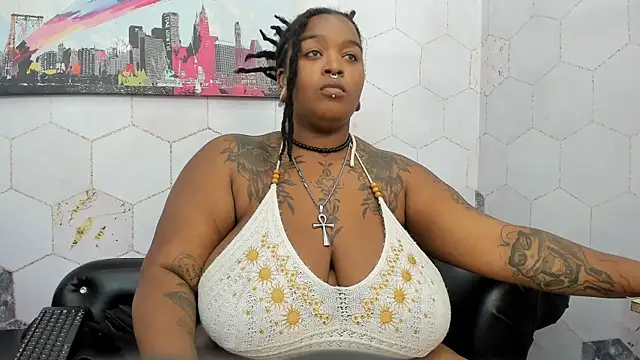 Anaa Fuentess online show from September 12, 2025, 11:43 am