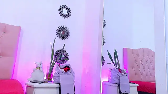 ivy scorpio online show from May 6, 2026, 12:43 pm