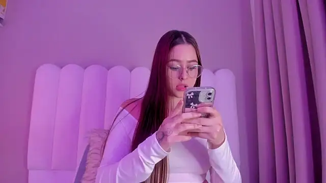 sakura Gomez online show from September 12, 2025, 2:44 am