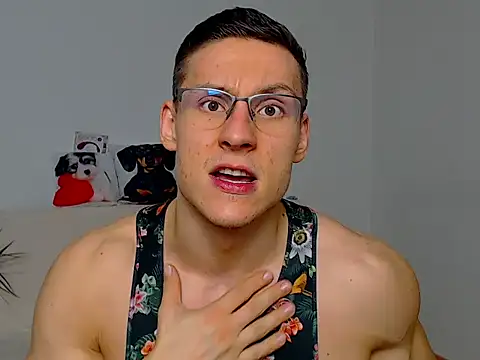 ZeinMiracles online show from October 25, 2025, 7:19 pm