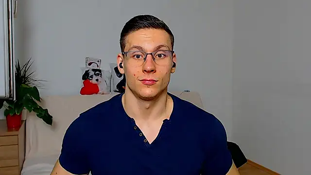 ZeinMiracles online show from November 26, 2025, 8:21 pm