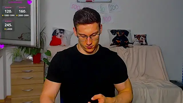 ZeinMiracles online show from April 20, 2026, 10:11 pm