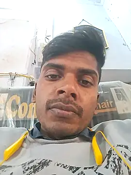 Snapshot of parmila203 chatting on February 6, 2026, 7:45 am parmila203 online show from February 6, 2026, 7:45 am