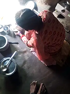 Snapshot of parmila203 chatting on February 7, 2026, 2:15 am parmila203 online show from February 7, 2026, 2:15 am