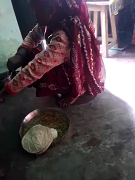 Snapshot of parmila203 chatting on February 8, 2026, 2:37 am parmila203 online show from February 8, 2026, 2:37 am