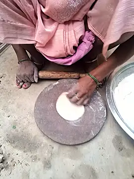 Snapshot of parmila203 chatting on March 8, 2026, 1:36 am parmila203 online show from March 8, 2026, 1:36 am