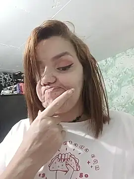 MayaLuna1 online show from October 10, 2025, 5:01 pm