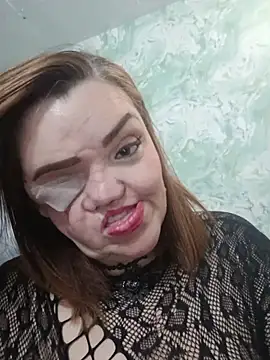 MayaLuna1 online show from November 9, 2025, 1:53 pm