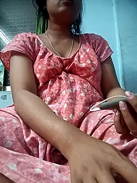 Snapshot of Sofiya_jams chatting on January 13, 2026, 6:35 pm Sofiya jams online show from January 13, 2026, 6:35 pm