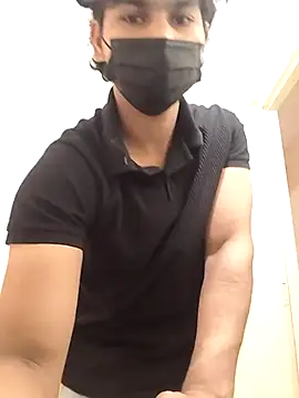 Snapshot of Goodmens5 chatting on November 12, 2025, 10:26 am Goodmens5 online show from November 12, 2025, 10:26 am