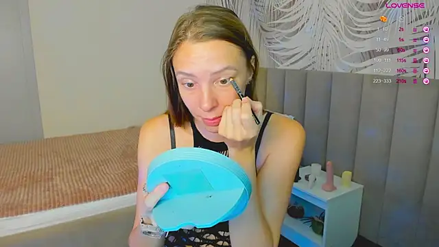 KiaraCaley online show from November 26, 2025, 2:01 am