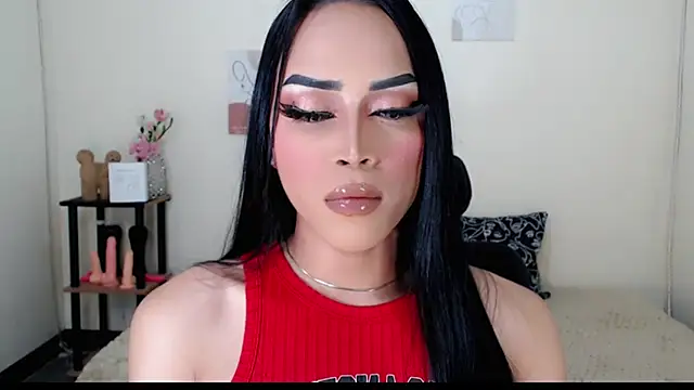 Snapshot of Lessandra_Lust chatting on October 5, 2025, 11:02 pm Lessandra Lust online show from October 5, 2025, 11:02 pm