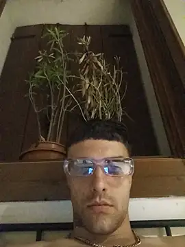 Snapshot of David_leons chatting on May 25, 2026, 10:38 pm David leons online show from May 25, 2026, 10:38 pm