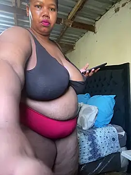 Curvycandy95 online show from June 4, 2026, 6:19 am