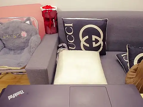 Phuong Myy online show from November 27, 2025, 2:57 am