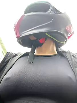 AlannaEvons online show from October 16, 2025, 4:19 pm