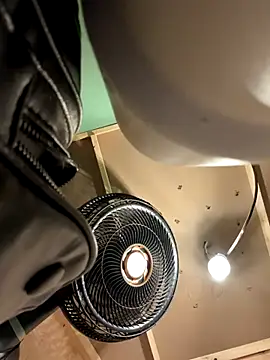 AlannaEvons online show from December 1, 2025, 6:46 pm