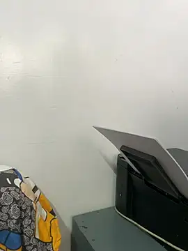 LOVE4GIRL online show from April 18, 2026, 7:01 am