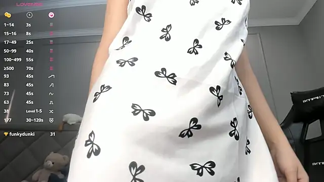 Yunleah online show from October 22, 2025, 2:23 am