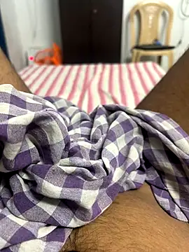 usermood2000 online show from September 24, 2025, 6:28 am