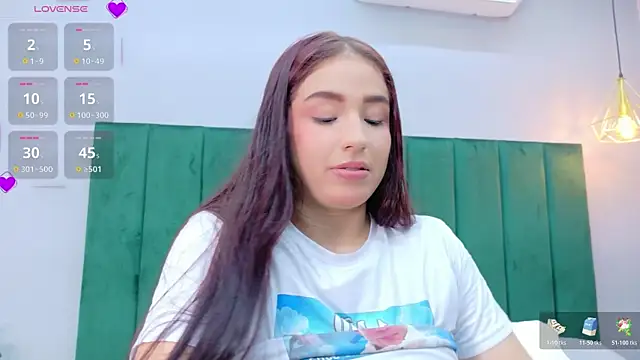 Ashley Evans22 online show from May 19, 2026, 11:00 pm