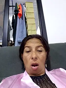 maleja23 online show from October 16, 2025, 2:01 am