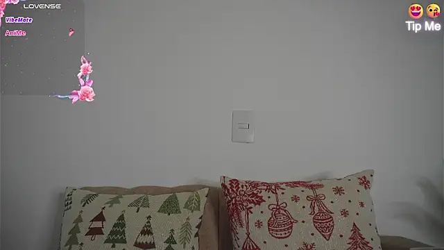 Roxybeautyy online show from January 13, 2026, 9:47 am