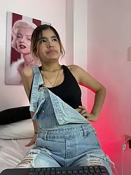 MelissaAlCapone online show from March 4, 2026, 9:43 pm