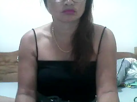 nathalie0045 online show from February 20, 2026, 7:10 am