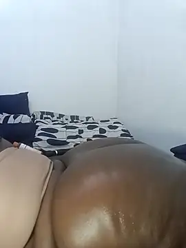 ASSQUEEN37Xx online show from April 18, 2026, 7:07 pm