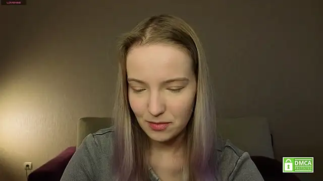 HongTomczak online show from April 3, 2026, 7:39 am