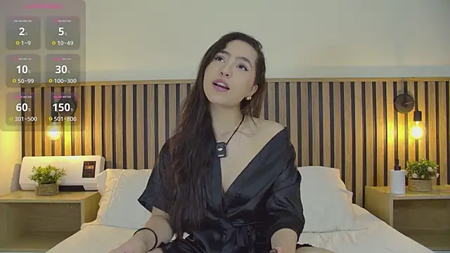 emma morales  online show from October 21, 2025, 11:44 am