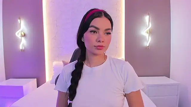 emily tolson online show from February 17, 2026, 7:20 pm