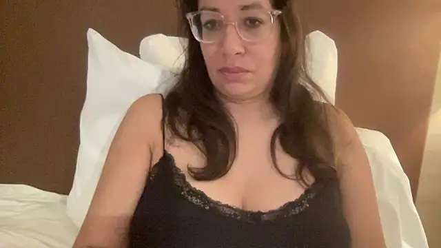 RosaFreya online show from July 12, 2026, 6:26 am