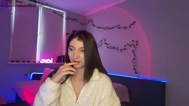 kitty kristy1 online show from April 18, 2026, 3:38 pm