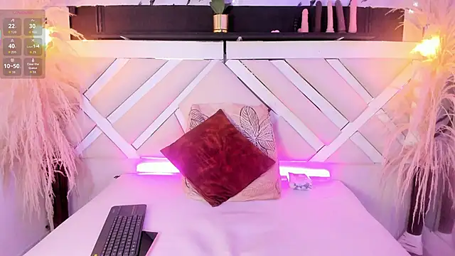 Zoe-Johnson  online show from April 17, 2026, 9:40 pm