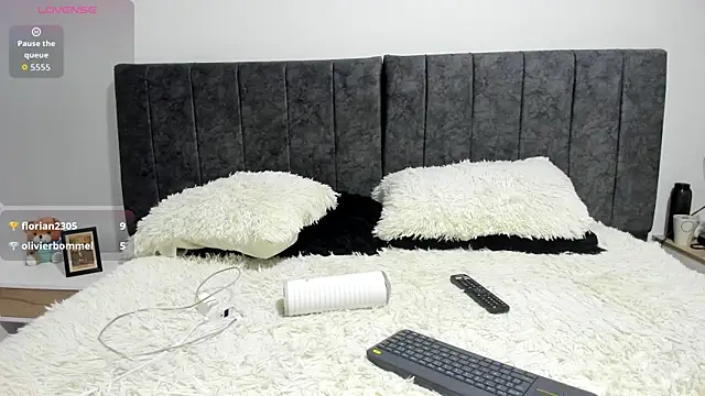 AlejandroLoouis online show from September 18, 2025, 10:39 am