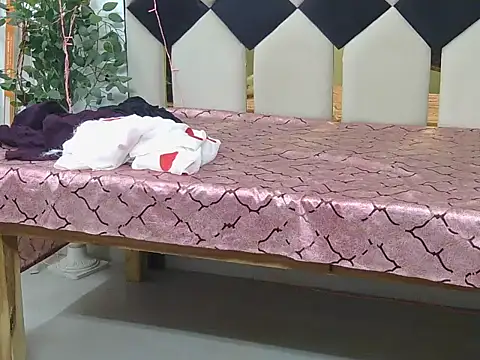 Its-ishikaa online show from November 1, 2025, 2:57 am