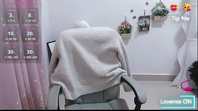 Abb-qiaoyi online show from November 21, 2025, 8:51 pm